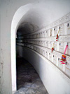 Wat Prayun Wongsahwaht (chedi surrounding wall)