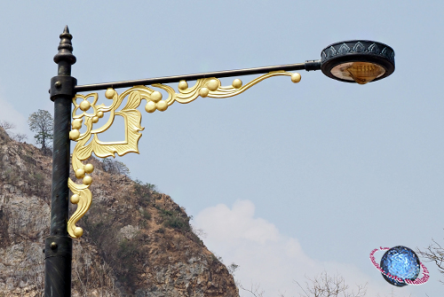 Lotus Pedestal with Floral Eaves Street Lantern, Tambon Koh Phlabphlah, Amphur Meuang, Ratchaburi