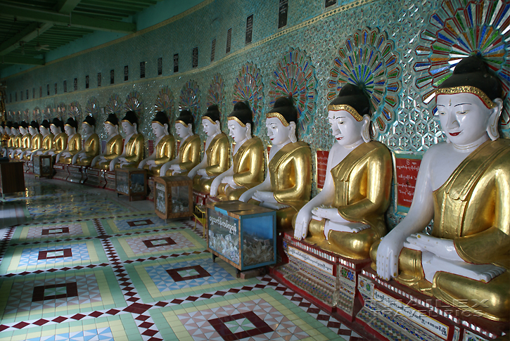 Row of Buddhas, Sagaing (Myanmar)