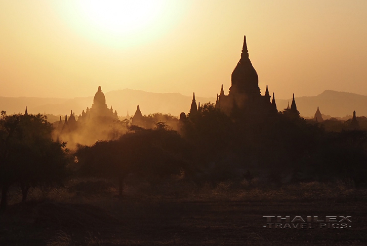 Dusty Sunset, Bagan (Myanmar)