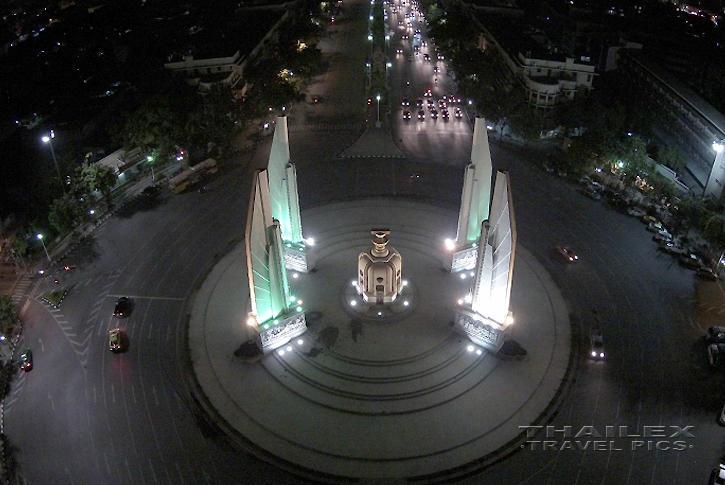 Democracy Monument, Bangkok (Thailand)